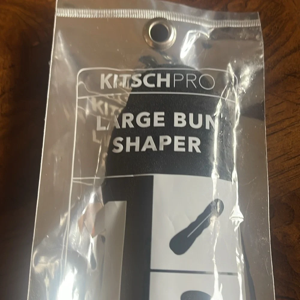 Kitsch Pro Large bun shaper in black NEW in package